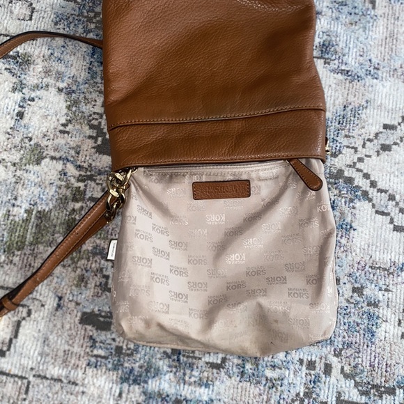 Michael Kors leather crossbody bag - Picture 7 of 8